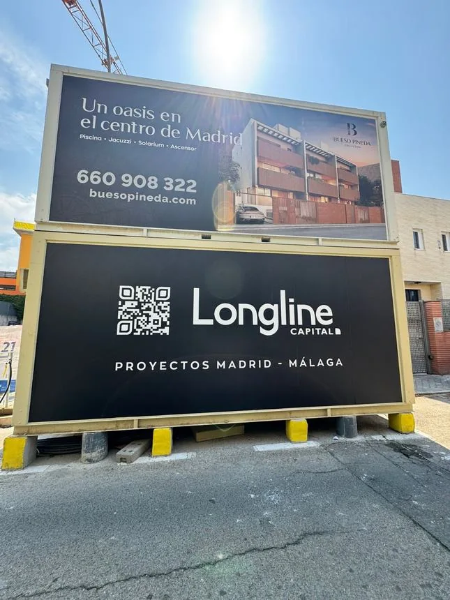 Valla publicitaria exterior para Longline.