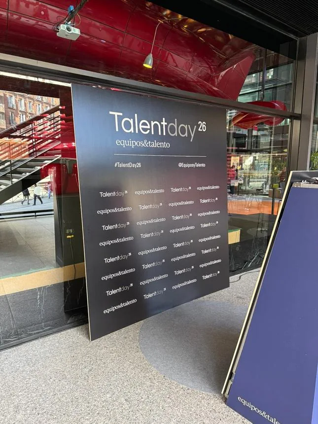Photocall y atril de marca para el evento Talentday.