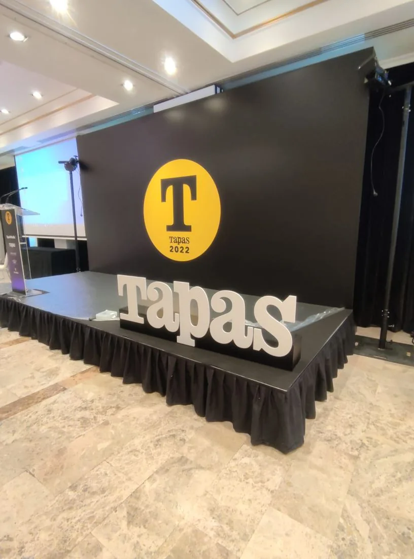 Escenografía de evento para Tapas 2022, producida por Digital Gold