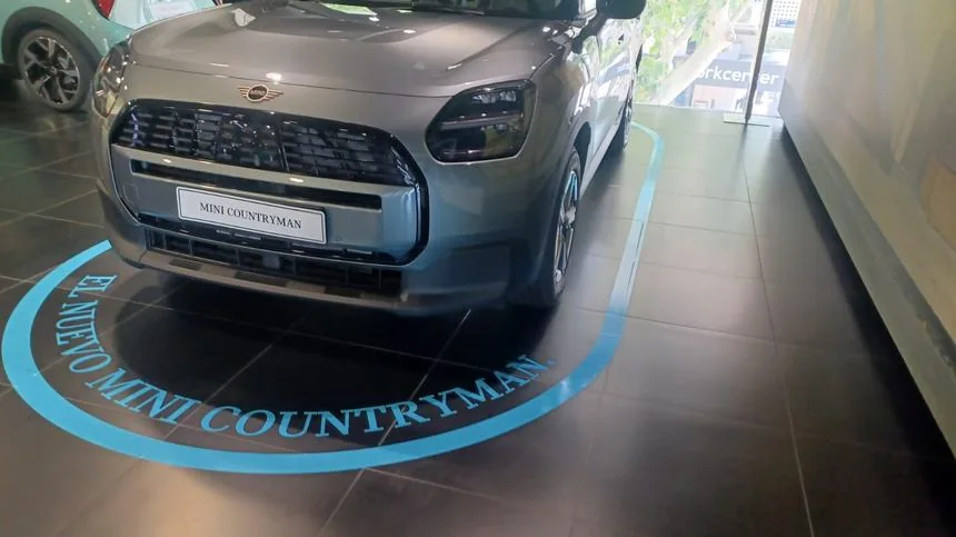 Rotulación de vehículo para concesionario Mini.