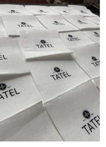 Servilletas de tela serigrafiadas para Tatel, producidas por Digital Gold